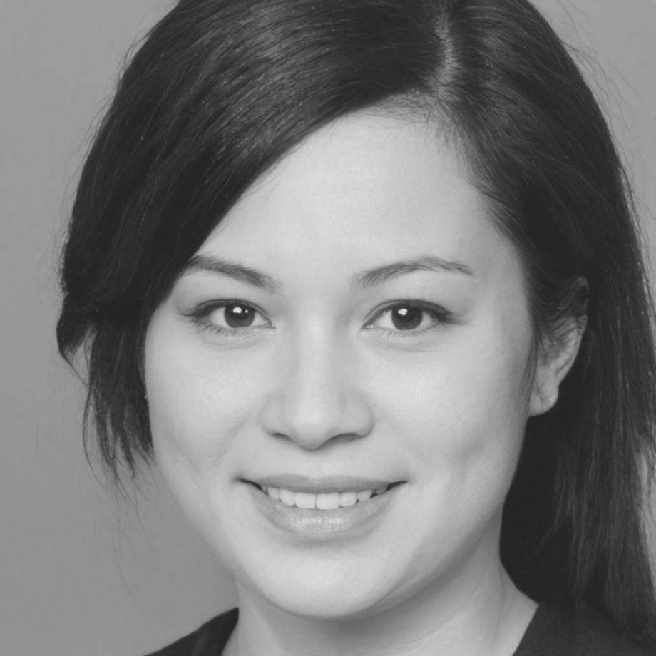 Studentessa che applica tecniche di apprendimento online efficaci